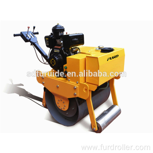 Baby road roller with single steel wheel drum